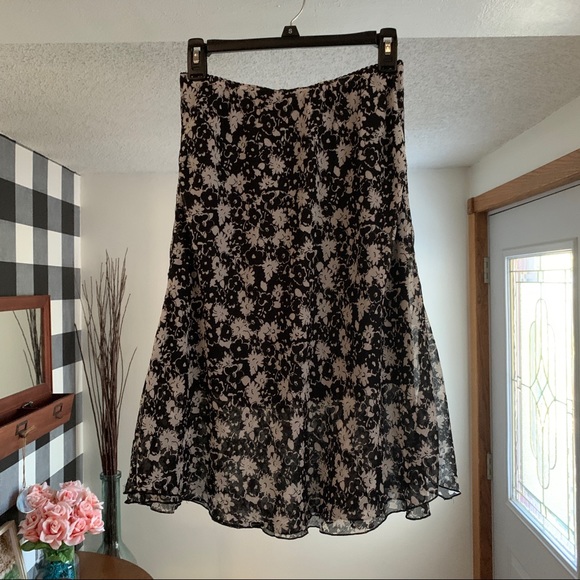 HP 🥳 Notations | Floral Skirt - Picture 12 of 12